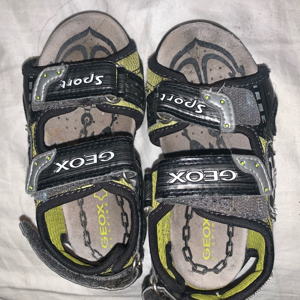 Geox sport toddler sandals light up!